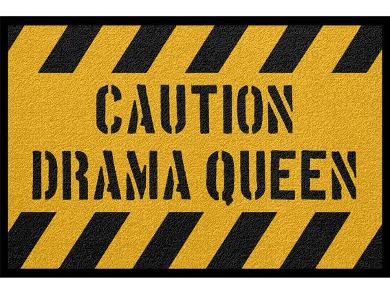 0051_Caution-drama-queen Fußmatte Design Frau Lustig